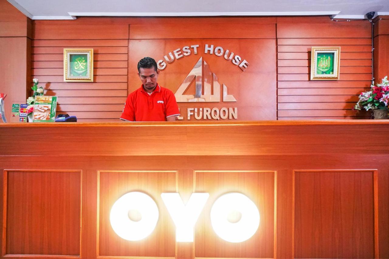 Capital O 142 Hotel Al Furqon Syariah Палембанг Экстерьер фото